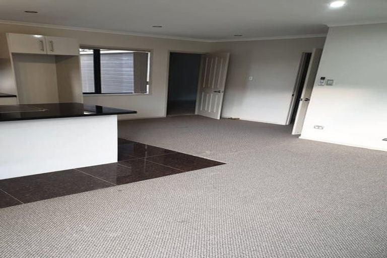 Photo of property in 14 Frederick Place, Whalers Gate, New Plymouth, 4310