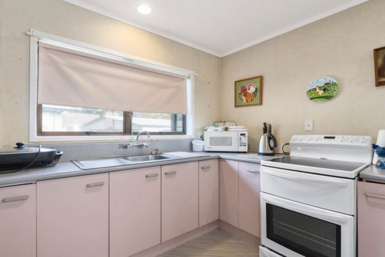 Photo of property in 6 Blomfield Street, Pukehangi, Rotorua, 3015