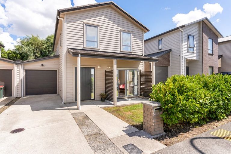 Photo of property in 14 Taiaapure Street, Weymouth, Auckland, 2103