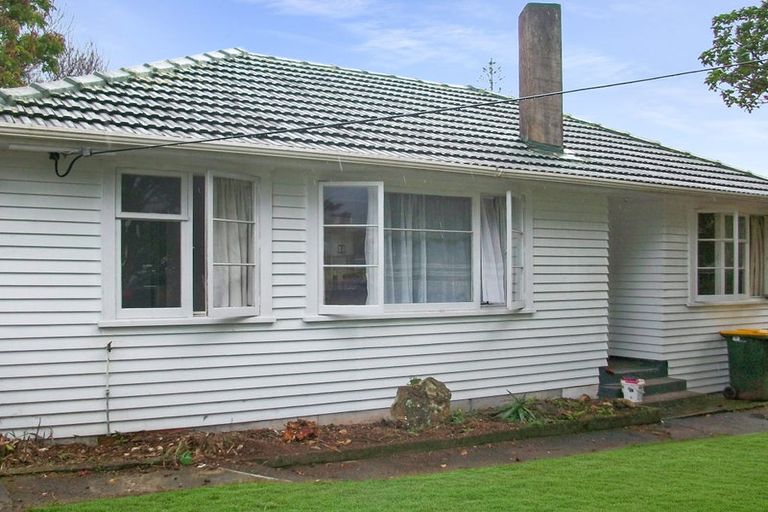 Photo of property in 95 Matipo Road, Te Atatu Peninsula, Auckland, 0610