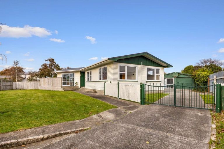 Photo of property in 6 Abraham Crescent, Milson, Palmerston North, 4414