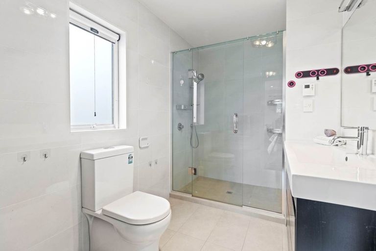 Photo of property in 22a Morton Avenue, Forrest Hill, Auckland, 0620