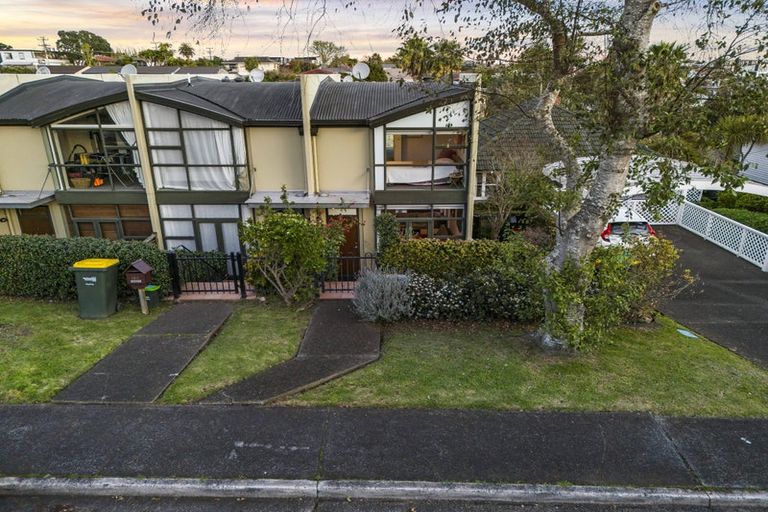 Photo of property in 4/16 Huron Street, Takapuna, Auckland, 0622