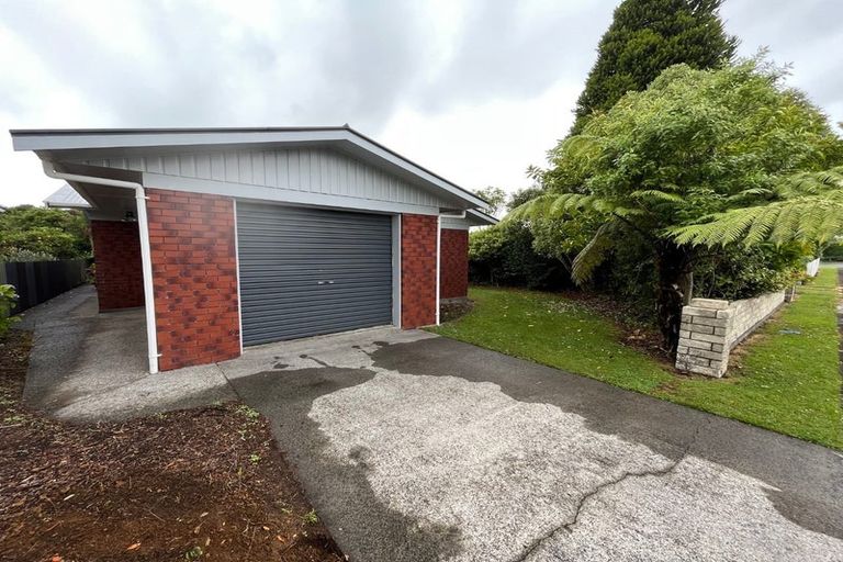 Photo of property in 2 Kauri Street, Inglewood, 4330