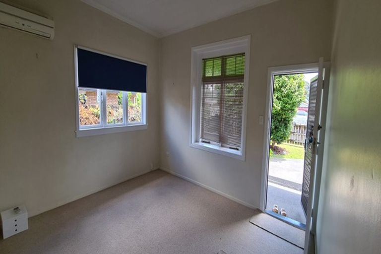 Photo of property in 8 Kamo Road, Regent, Whangarei, 0112