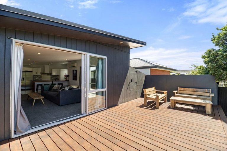 Photo of property in 43 Estuary Road, New Brighton, Christchurch, 8061