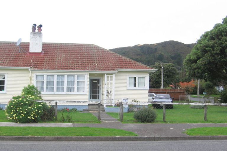 Photo of property in 2 Purser Grove, Fairfield, Lower Hutt, 5011