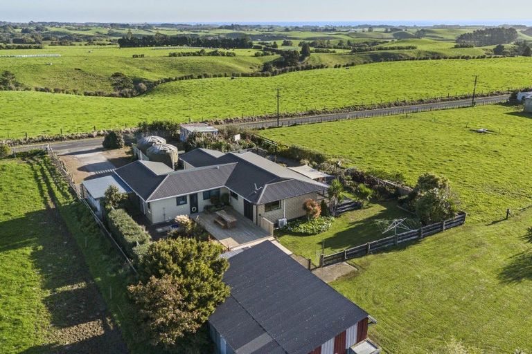Photo of property in 37 Upper Pitone Road, Pitone, New Plymouth, 4374