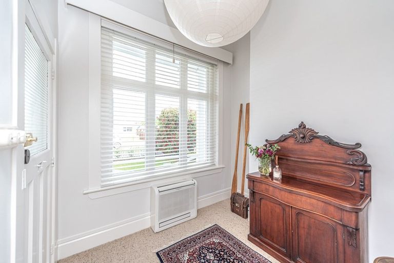 Photo of property in 4 Saint Leonard Street, Saint Johns Hill, Whanganui, 4501