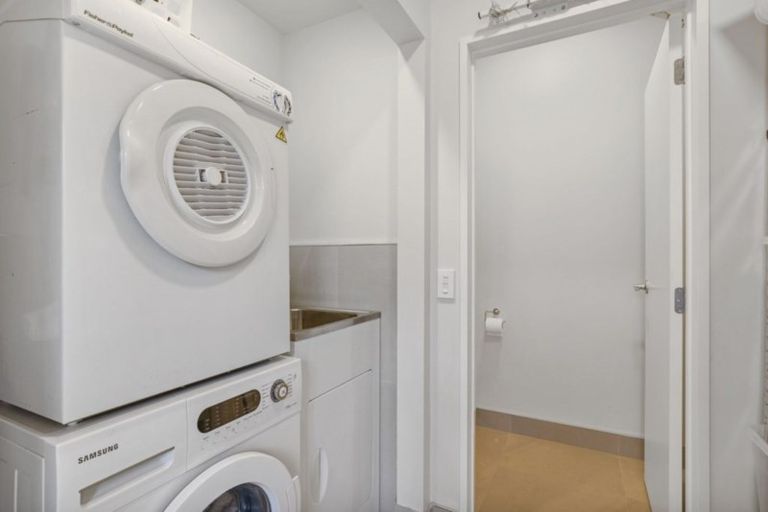 Photo of property in 6 Courage Road, Papakura, 2110