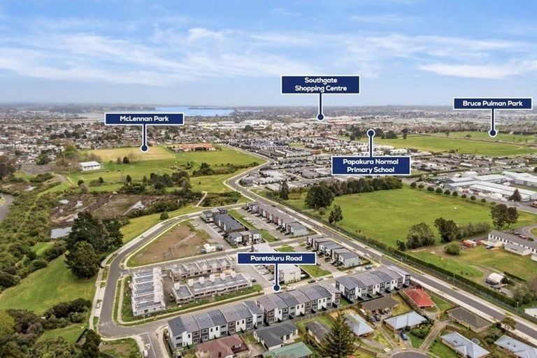 Photo of property in 56 Paretaiuru Crescent, Papakura, 2110