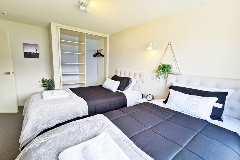 Photo of property in 13 Mckerrow Place, Sunshine Bay, Queenstown, 9300