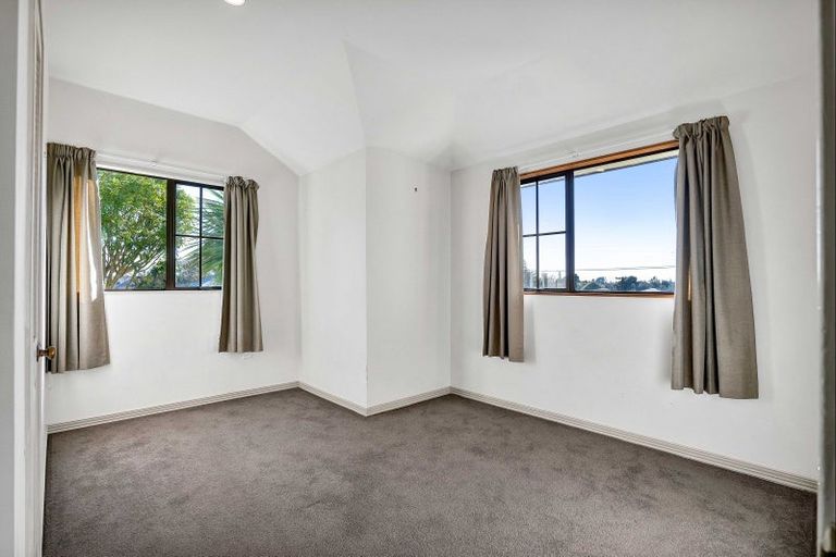 Photo of property in 90a Govett Avenue, Frankleigh Park, New Plymouth, 4310