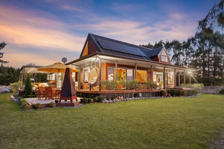 Photo of property in 197 Lees Pakaraka Road, Te Ore Ore, Masterton, 5886