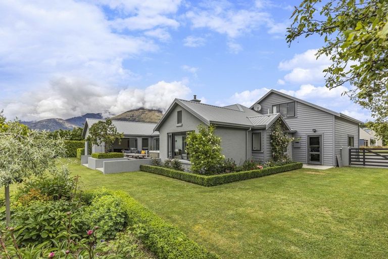 Photo of property in 2 Stowmore Lane, Lower Shotover, Queenstown, 9371