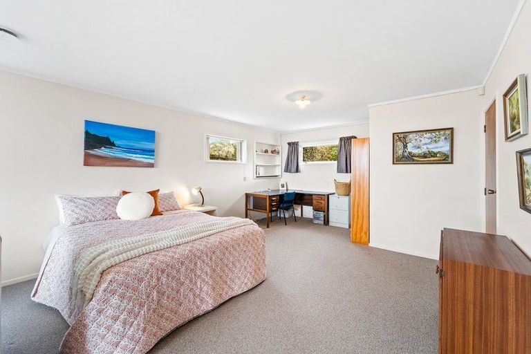 Photo of property in 10 Fairway Avenue, Red Beach, 0932