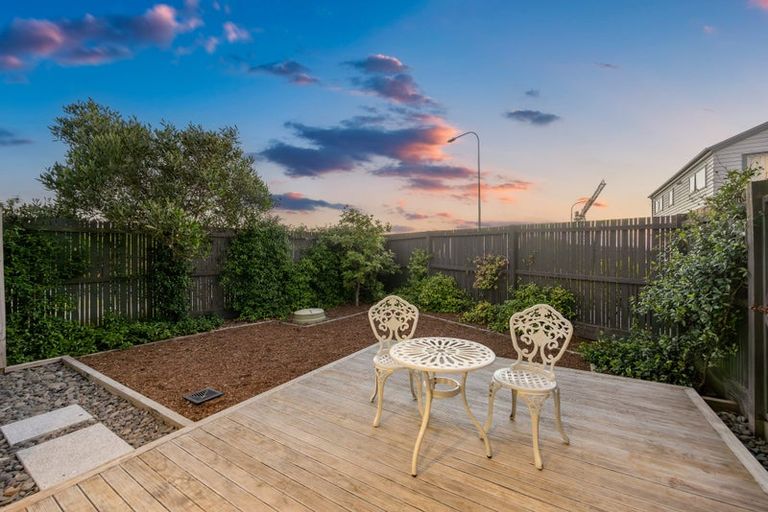 Photo of property in 2 James Mcleod Way, Silverdale, 0932