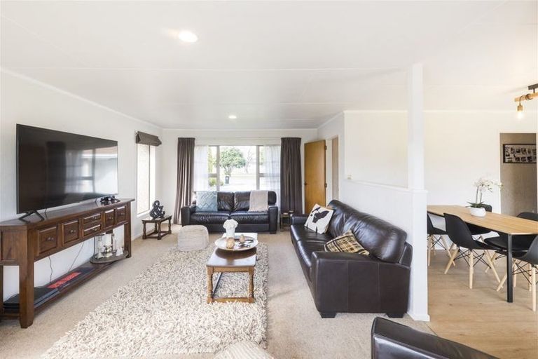 Photo of property in 80 John F Kennedy Drive, Milson, Palmerston North, 4414