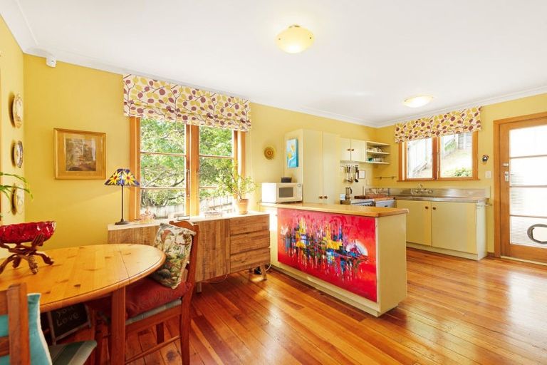 Photo of property in 17 Dale Road, Raumati South, Paraparaumu, 5032