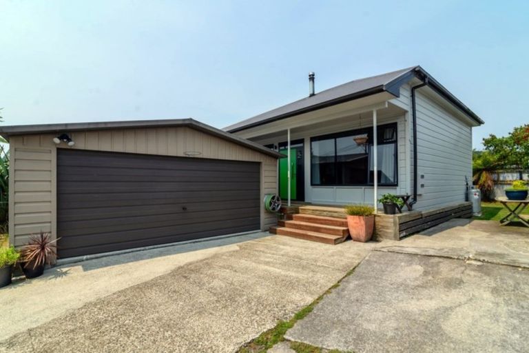 Photo of property in 16 Charles Road, Hannahs Bay, Rotorua, 3010
