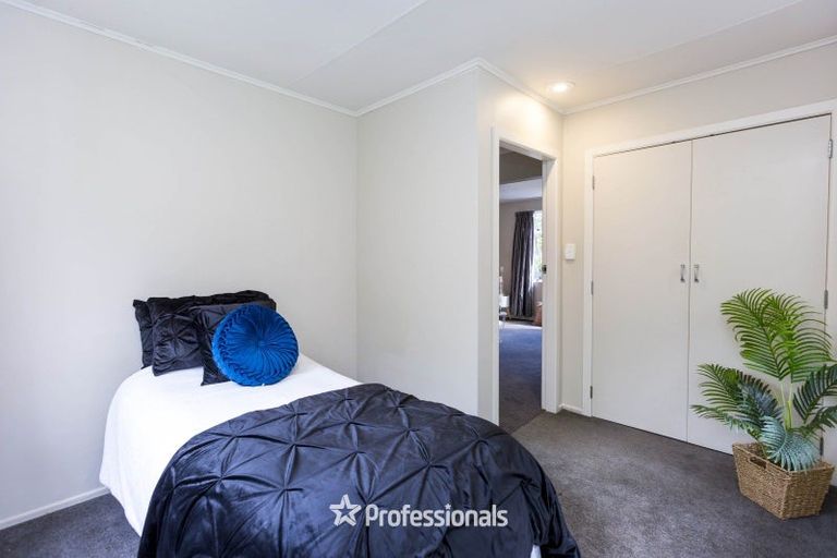 Photo of property in 29 Edelweiss Grove, Timberlea, Upper Hutt, 5018