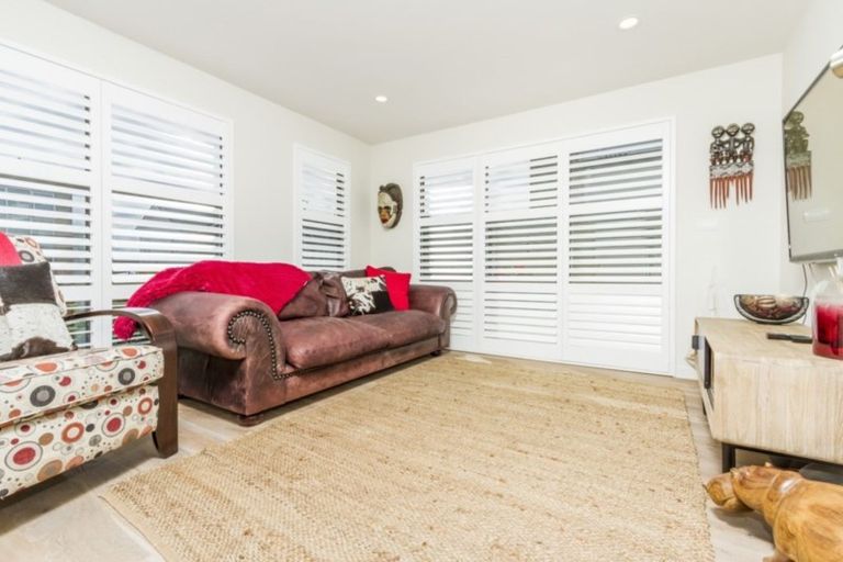 Photo of property in 6 Turutu Place, Long Bay, Auckland, 0630