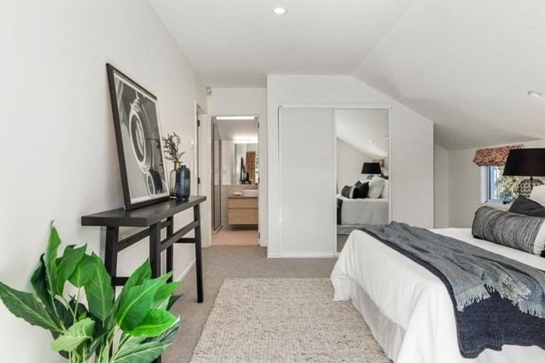 Photo of property in 1 Overdale Drive, Cashmere, Christchurch, 8022