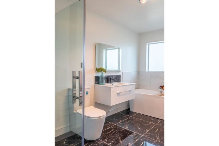 Photo of property in 2 Paiaka Place, Rototuna North, Hamilton, 3210