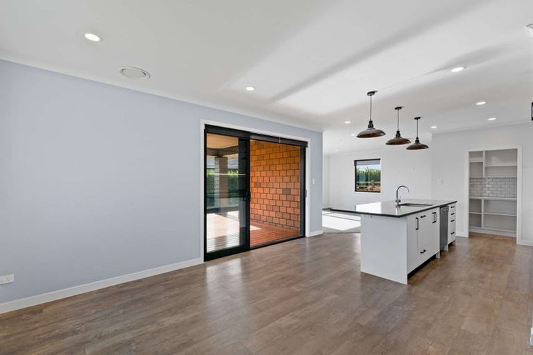 Photo of property in 25 Kauri Drive, Waiuku, 2123