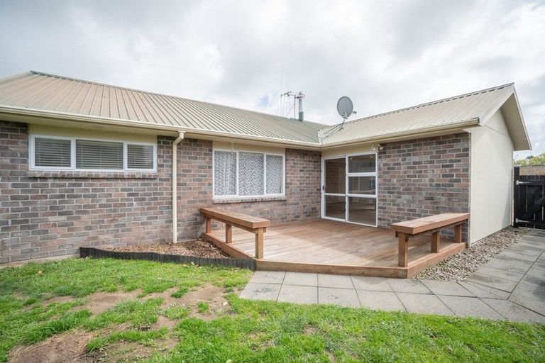 Photo of property in 31 Strachan Way, Highbury, Palmerston North, 4412