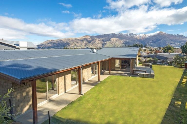 Photo of property in 18 Bevan Place, Wanaka, 9305