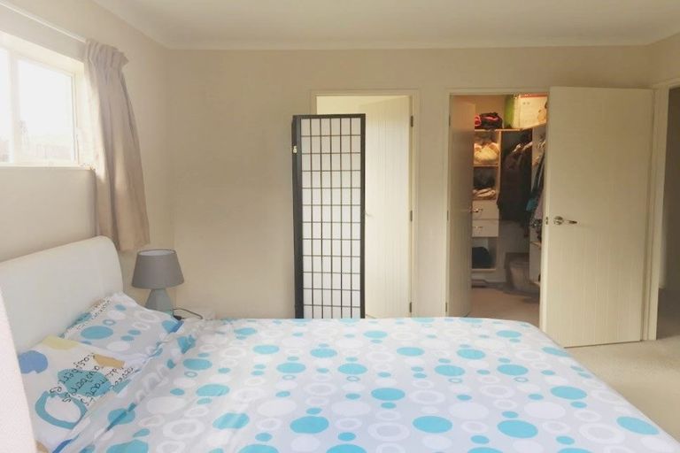 Photo of property in 16 Monash Place, Flat Bush, Auckland, 2016
