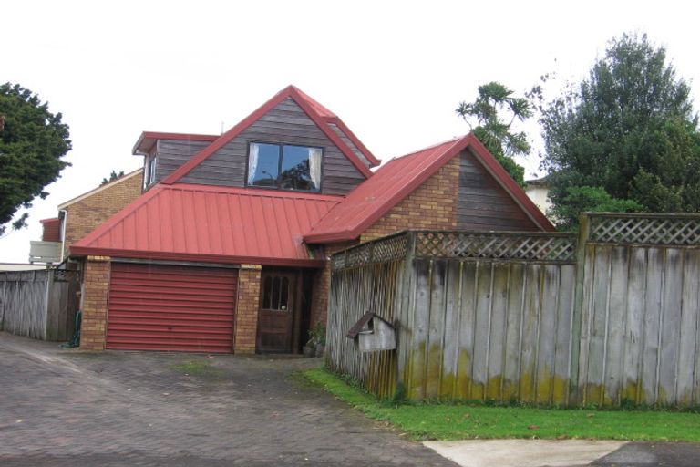 Photo of property in 3a Spruce Place, Totara Heights, Auckland, 2105