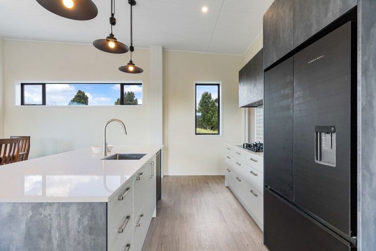 Photo of property in 3 Rewarewa Rise, Whangamata, 3691