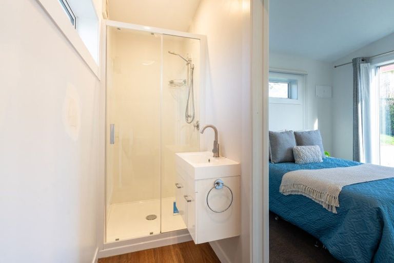 Photo of property in 84 Hazelhurst Pass, Caversham, Dunedin, 9012