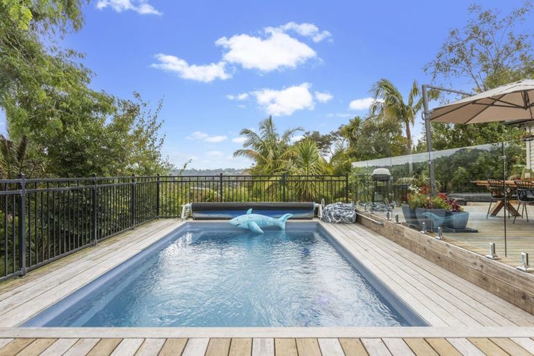 Photo of property in 8 Jays Road, Titirangi, Auckland, 0604