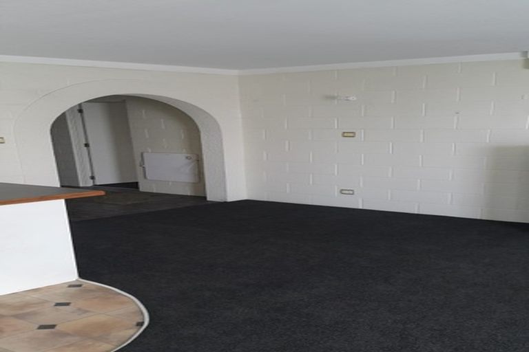 Photo of property in 14 Tatyana Place, Massey, Auckland, 0614