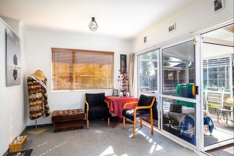 Photo of property in 369 Mangorei Road, Merrilands, New Plymouth, 4312