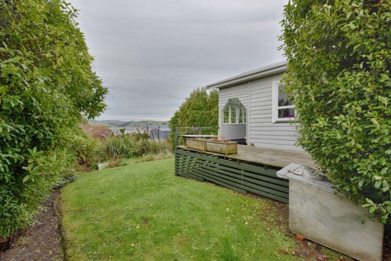 Photo of property in 17 Carrickfergus Street, Waikawa, Tokanui, 9884