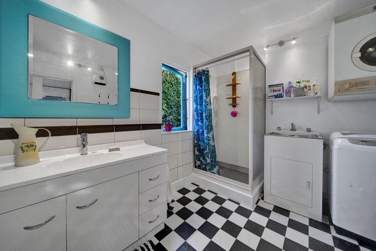 Photo of property in 82 Barrett Street, Westown, New Plymouth, 4310