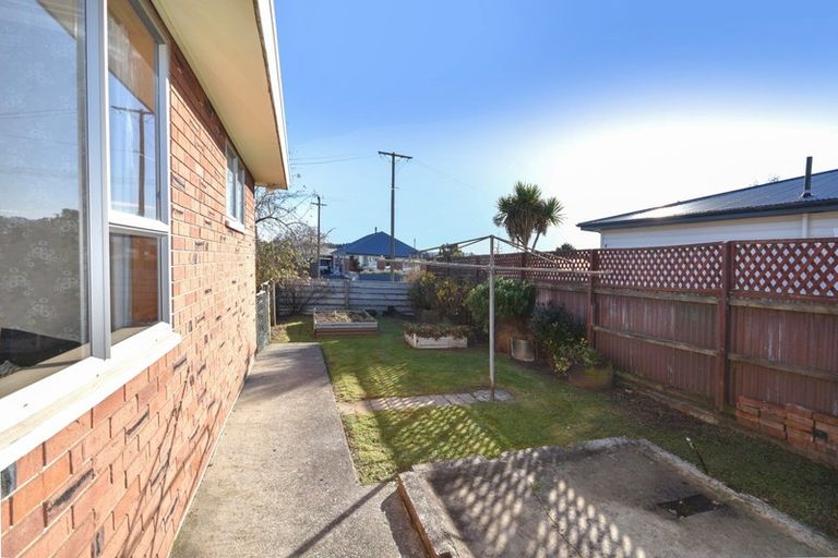 Photo of property in 17 Johnson Street, Milton, 9220