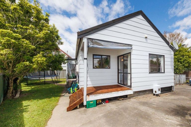 Photo of property in 27 Newton Place, Westbrook, Palmerston North, 4412