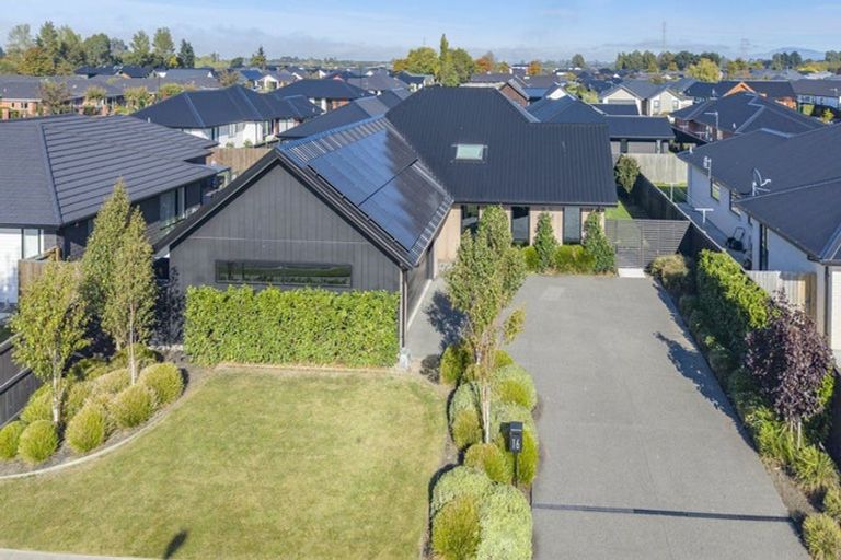 Photo of property in 16 Valour Drive, Rangiora, 7400