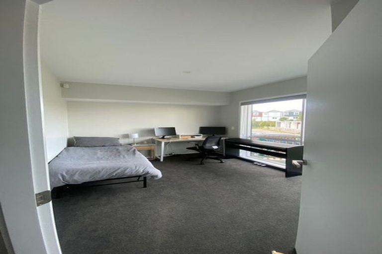 Photo of property in 5 Tai Lane, Whitby, Porirua, 5024