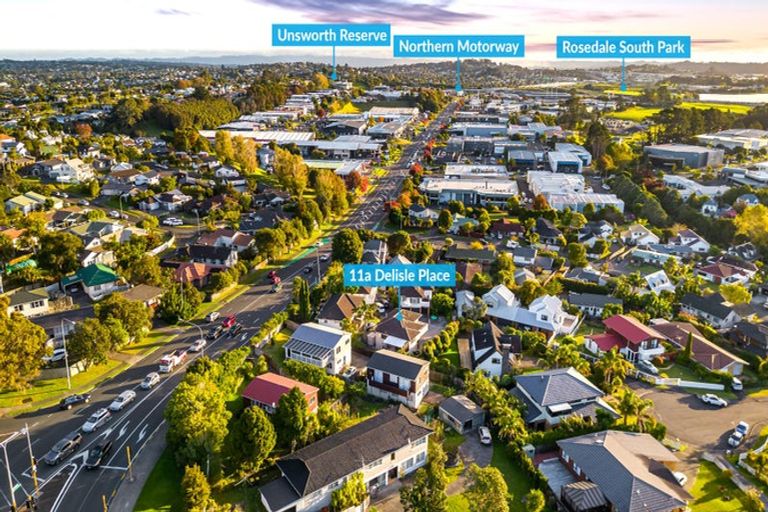Photo of property in 1/11 Delisle Place, Windsor Park, Auckland, 0632