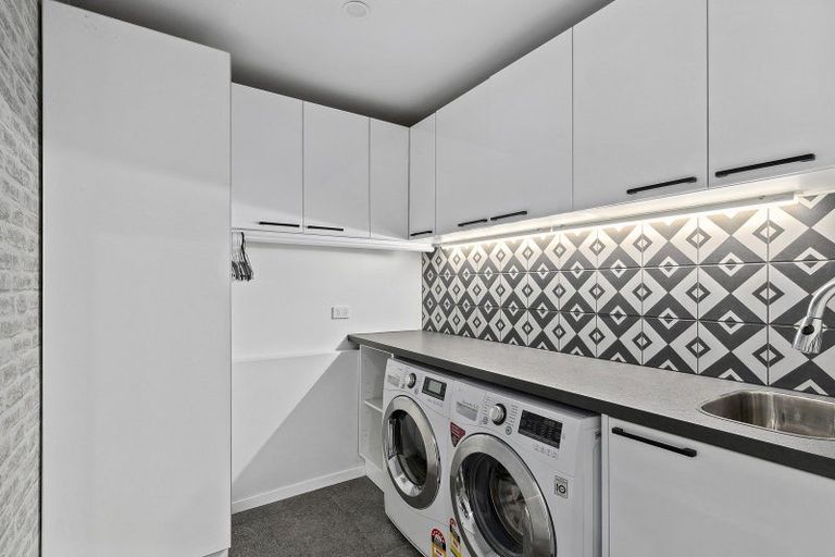 Photo of property in 83 Tannadyce Street, Strathmore Park, Wellington, 6022