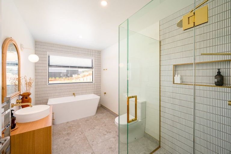 Photo of property in 37 Obelisk Street, Wanaka, 9305