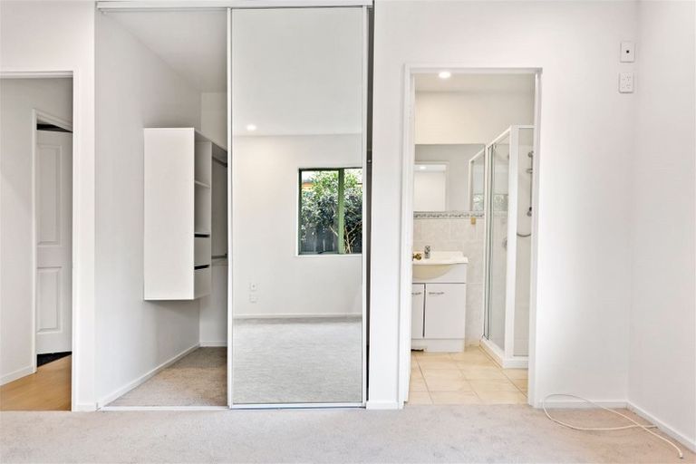 Photo of property in 2 Ferngrove Avenue, Ranui, Auckland, 0612