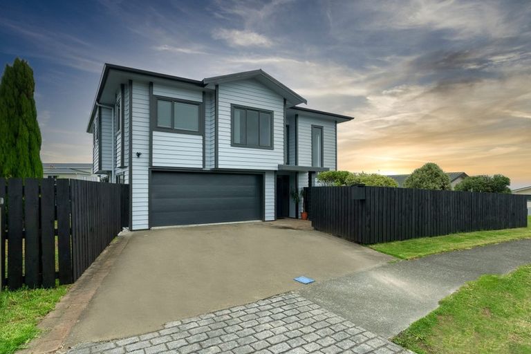 Photo of property in 17 Doncaster Terrace, Ascot Park, Porirua, 5024