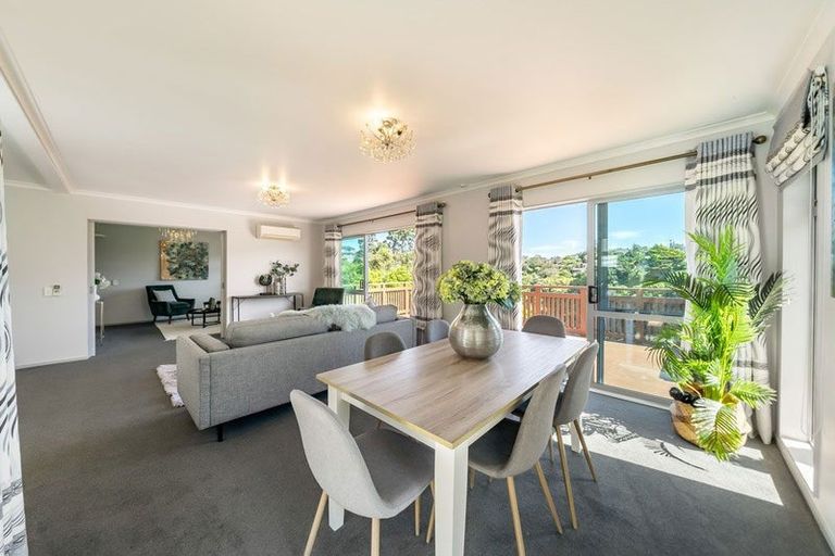 Photo of property in 18 Cresswell Place, Johnsonville, Wellington, 6037